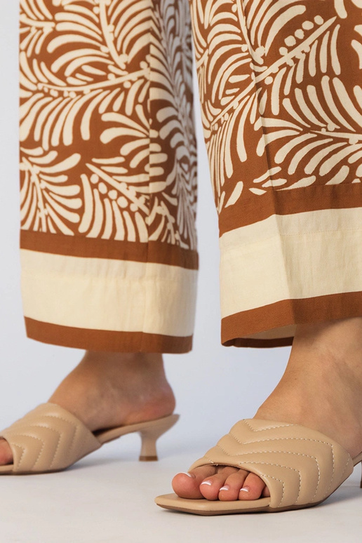 Chaussons sable à petit talon, «...