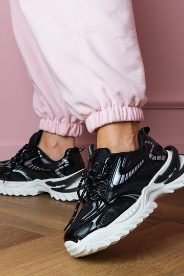 Baskets noires pour femmes sur plateforme stylée Carina 2