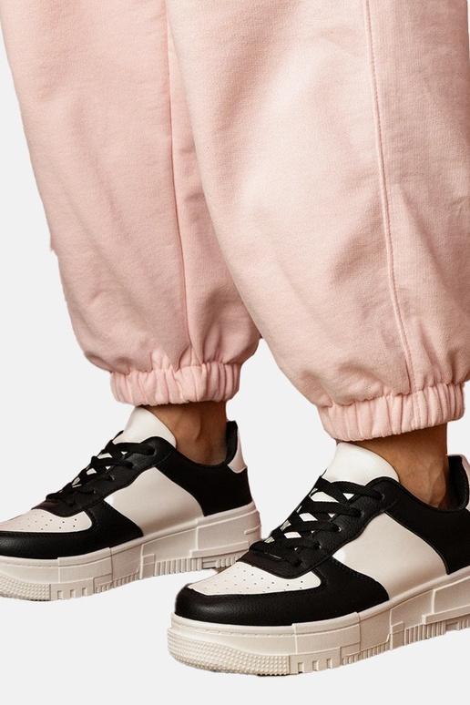 Baskets noires pour femmes sur... Baskets noires pour femmes sur...