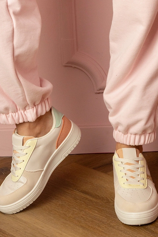 Sandfarbene Damen-Sneaker mit... Sandfarbene Damen-Sneaker mit...