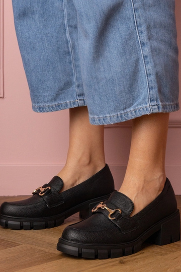 Schwarze Damen- Halbschuhe mit niedrigem Absatz und goldenen Details Marela