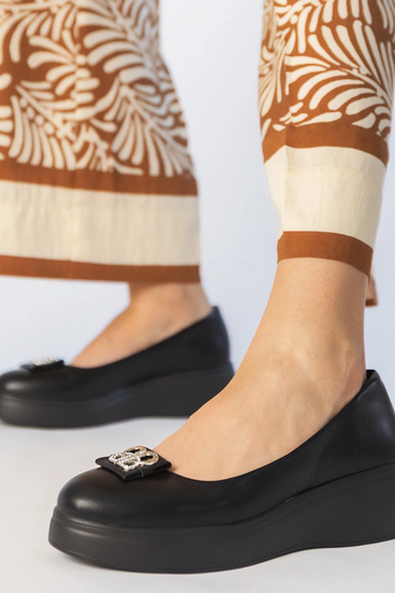 Bottines noires à plateforme avec ornements en zircon, « Patos » 2