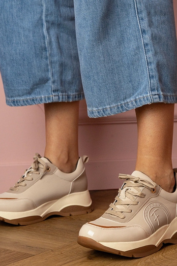 Zandkleurige dames sportschoenen Wener