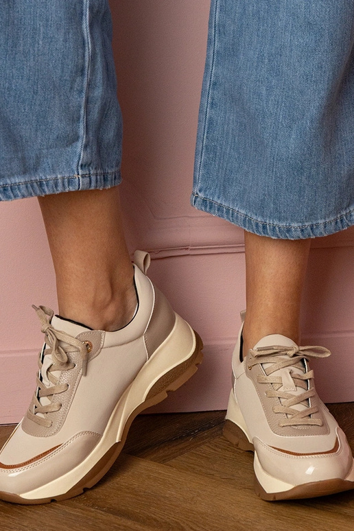 Chaussures de sport couleur sable...