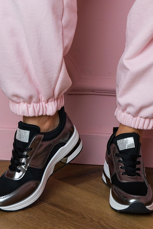 Baskets de sport pour femmes noires... Baskets de sport pour femmes noires...