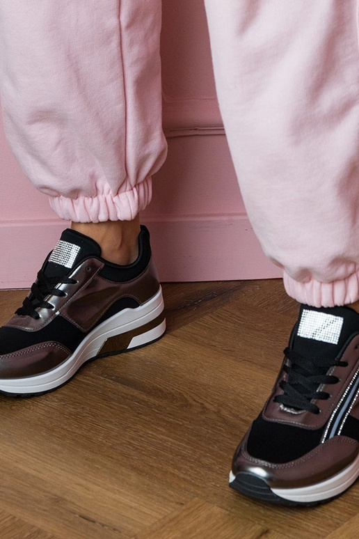 Baskets de sport pour femmes noires... Baskets de sport pour femmes noires...