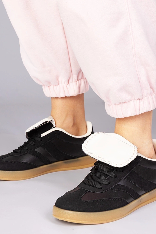 Baskets noires pour femmes, « Lukka »