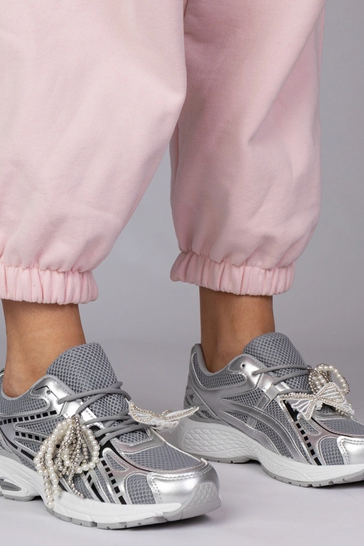 Baskets argentées avec décorations...