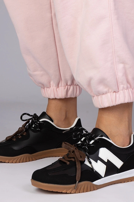 Schwarze Sportschuhe mit bunten...