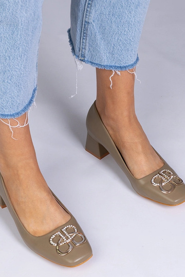 Grüne High Heels auf...