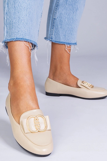 Zandkleurige dames...