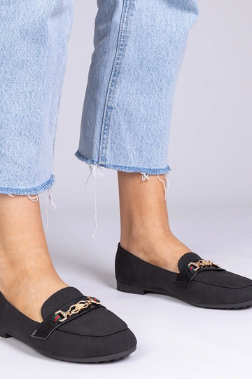 Zwarte mocassins van synthetische suede met gouden versiering, "Daliana"