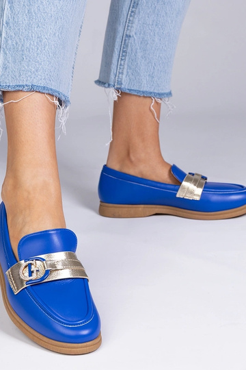 Zandkleurige mokassins van...