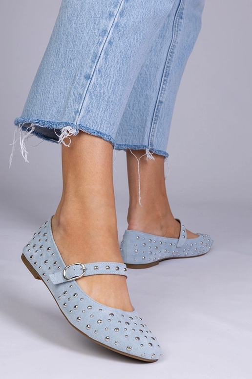 Ballerines bleues avec clous et...