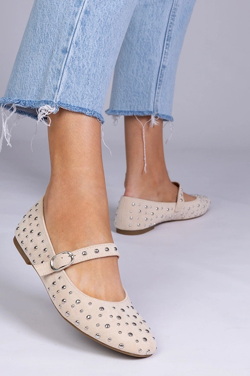 Ballerines couleur sable avec clous...