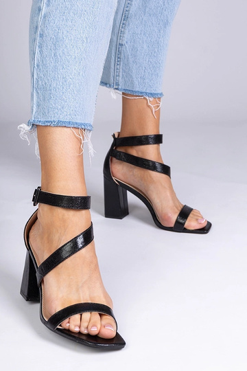 Zwarte sandalen van... 2