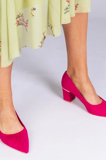 Escarpins roses pour femmes... 2