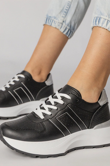 Schwarze Sportschuhe mit silbernem Einsatz, „Lenkuta"