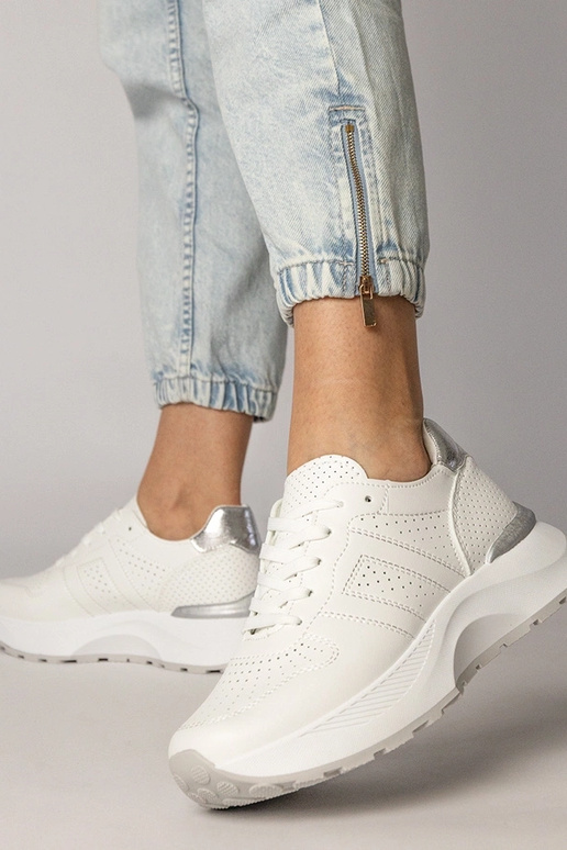 Witte sportschoenen met zilveren...