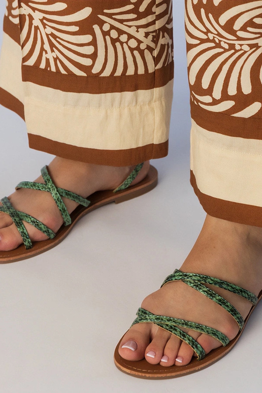 Sandales vertes à semelle plate, «...