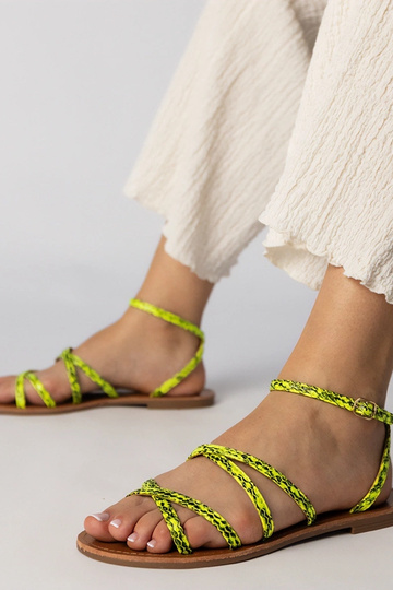 Gelbe Sandalen mit flachem... 2