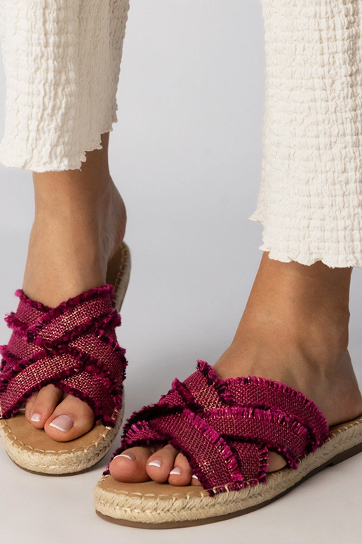 Chaussons de type espadrilles roses,...