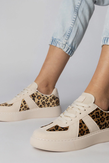 Baskets de sport sable à motif panthère, « Toris »