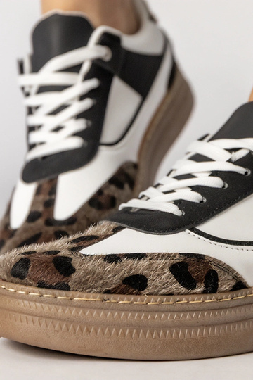 Schwarz-weiße Sneakers mit Panther-Einsatz, „Meril" 2