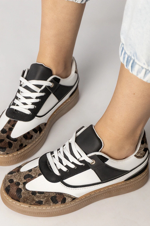 Schwarz-weiße Sneakers mit...