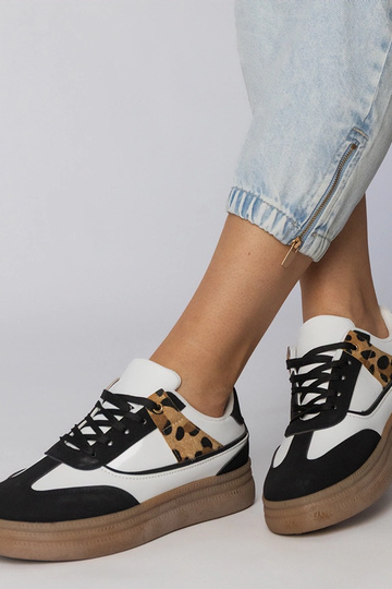 Weiß-schwarze Sneakers mit... 2