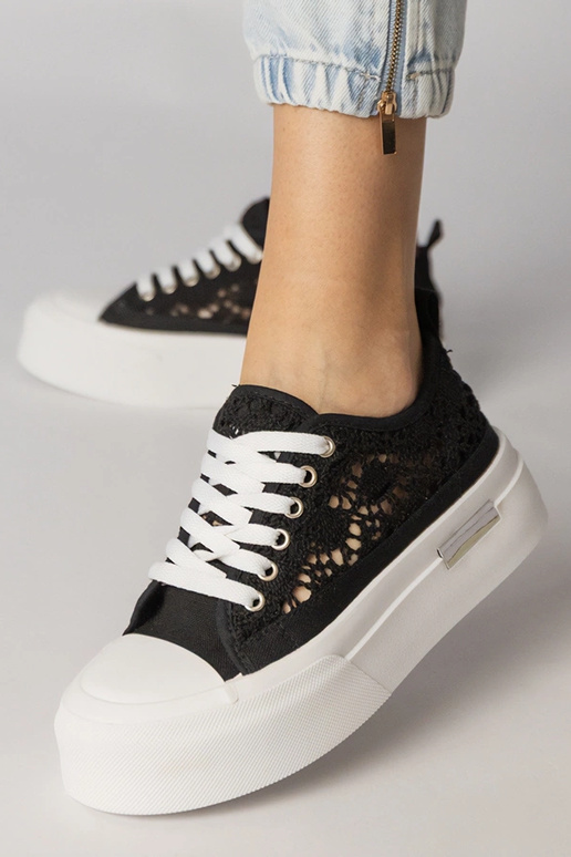 Zwarte gemêleerde dames...