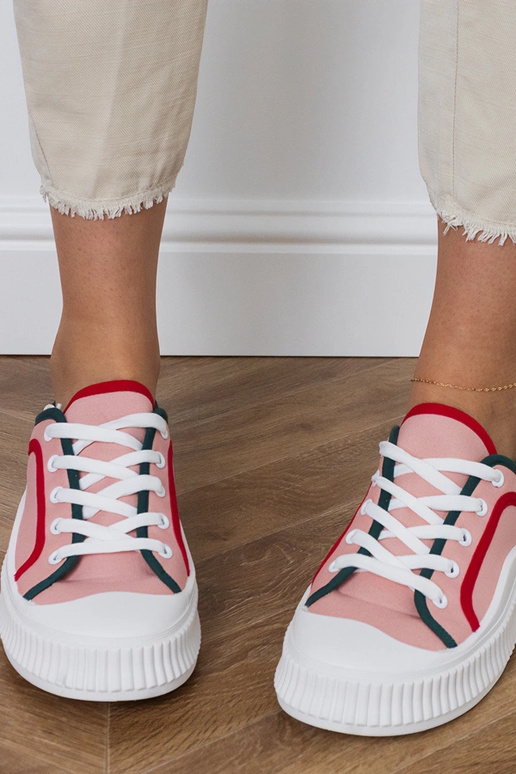 Roze dames schoenen op een platform,...