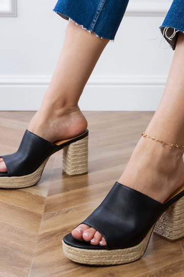 Espadrilles noires à talon...