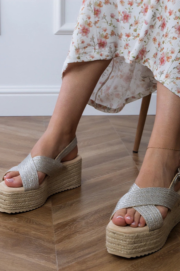 Zilveren espadrilles op een platform met bandjes, "Olisa" 2