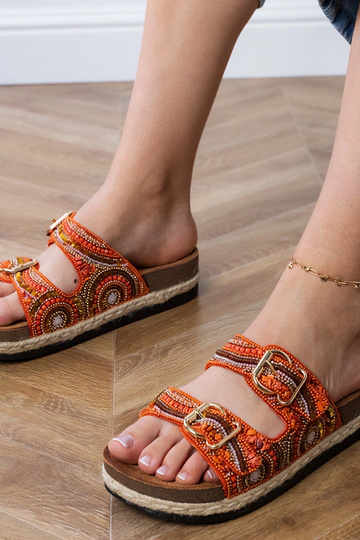 Chaussons ethniques orange avec des boucles sur les lanières, « Zebrina »