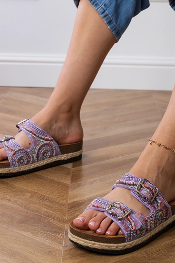 Chaussons ethniques violets avec des boucles sur les lanières, « Zebrina »