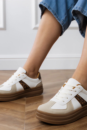 Sneaker mit Panther-Muster auf Plattform, „Serila"
