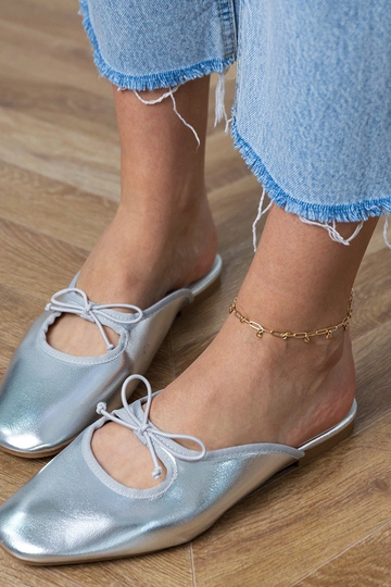 Zilveren gesloten slippers... 2