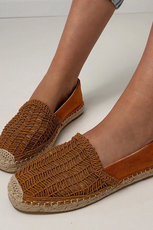 Espadrilles brunes ajourées sur...