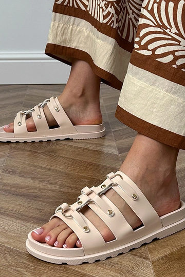 Sandfarbene römische...