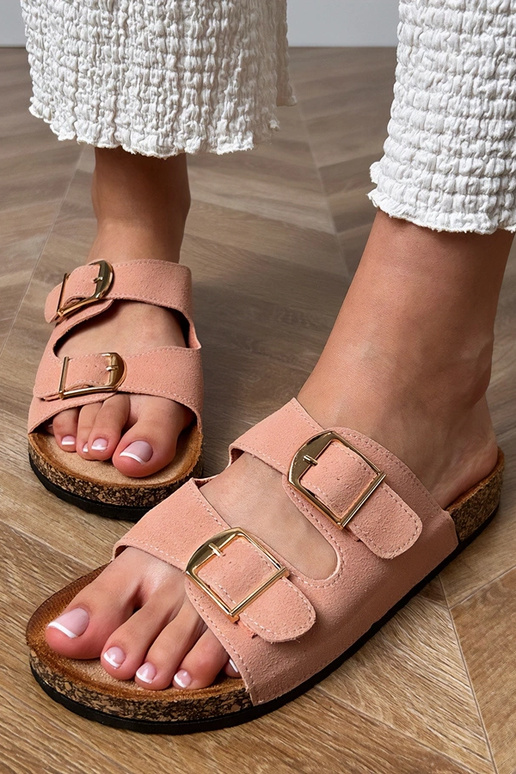 Rosa Hausschuhe mit Schnallen auf... Rosa Hausschuhe mit Schnallen auf...