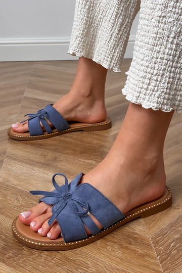 Blauwe slippers met strik en decoratie aan de randen Favira 2