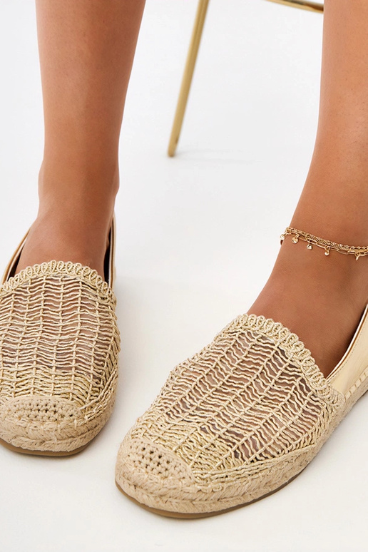 Espadrilles ajourées dorées sur...