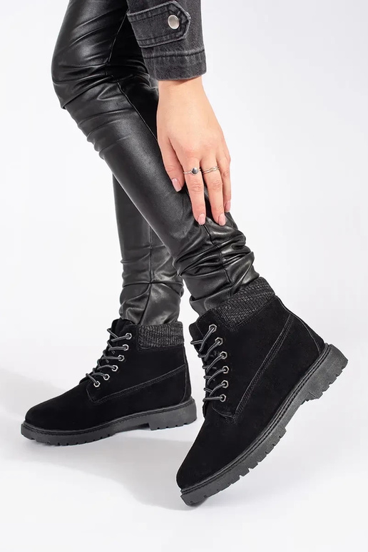 Les chaussures pour femmes sont en...