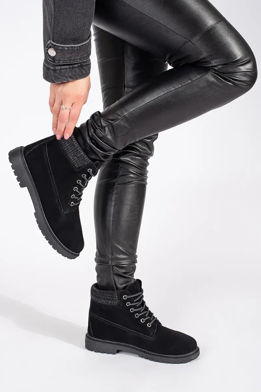 Damesschoenen zijn gemaakt van...