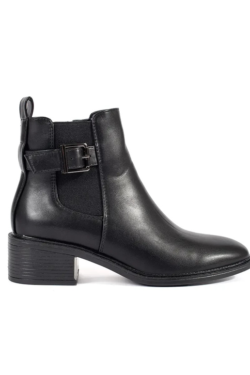 Klassische Modellschuhe in schwarzer... Klassische Modellschuhe in schwarzer...