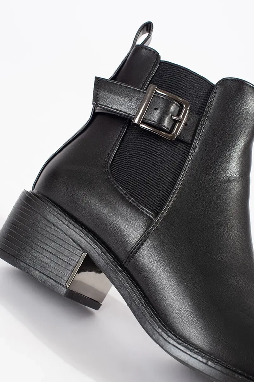 Klassische Modellschuhe in schwarzer... Klassische Modellschuhe in schwarzer...