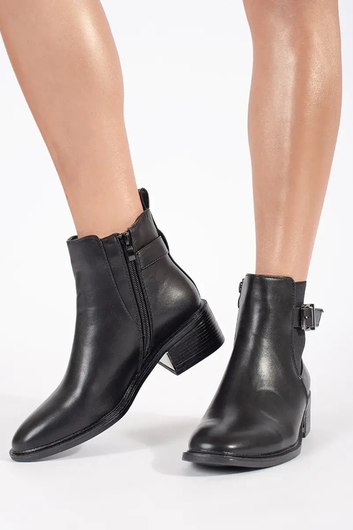 Chaussures modèle classique de... Chaussures modèle classique de...