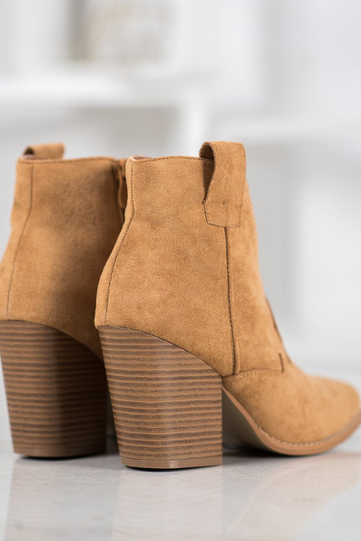 Suède cowboy-stijl enkellaarzen met... Suède cowboy-stijl enkellaarzen met...