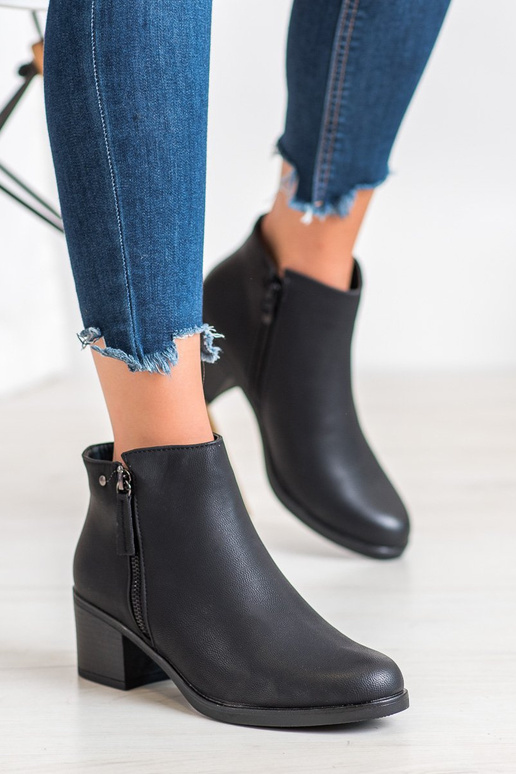 Bottines avec talons Bottines avec talons